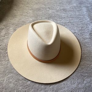 Gigi pip hat